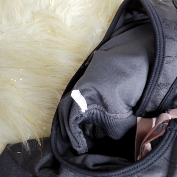 Fabletics Eliza Seamless Tank - Picture 9 of 12